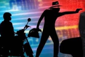 स्कूल में घुसकर लुटेरों ने लूटे लाखों रुपए