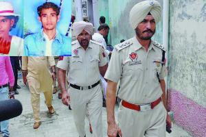 बेटी की हत्या कर खुद को लगाया फंदा