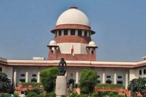 तीन तलाक गैरकानूनी, सरकार बनाए कानून: SC