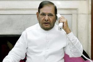 शरद ने अहमद पटेल को दी जीत की बधाई