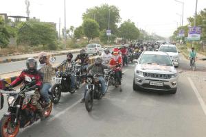 रक्त विकारों के प्रति सोच बदलने को लेकर निकाली रैली