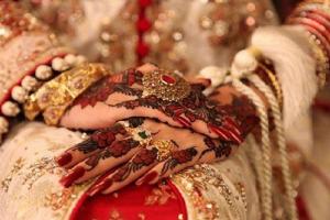 दहेज में एक करोड़ नगद व जगुआर नहीं मिली तो बारात लेकर नहीं पहुंचा दूल्हा