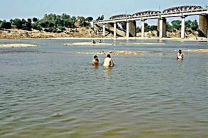 माही नदी में डूबी बच्ची को बचाने उतरीं मौसी व मां भी डूबीं, 2 घंटे बाद मिले तीनों के शव