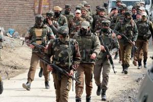 उ. कश्मीर में मुठभेड़, दो आतंकवादी मारे गए, एक जवान शहीद
