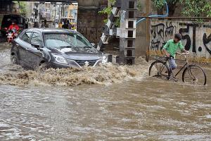 दिल्ली में मानसून पहुंचा, बारिश के बाद मौसम खुशगवार