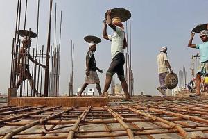 निर्माण श्रमिकों को ईलाज के लिए सरकार देगी दो लाख