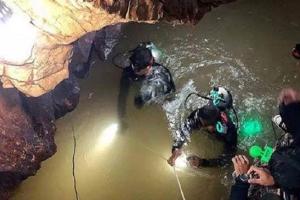 थाईलैंड की गुफा में फंसे बच्चों को बचाने के लिए बचा ‘सीमित समय’