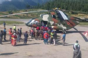 नेपाल में फंसे 250 और भारतीय यात्रियों को निकाला बाहर