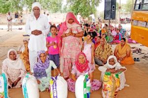 नामचर्चा में जरूरतमंद परिवारों को राशन वितरित