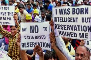 आरक्षण की मांग सरकार के लिए चुनौती