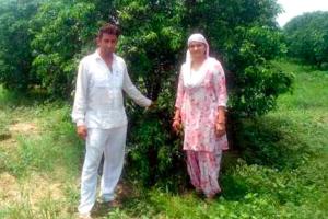 किसानों के लिए मिसाल बना यह उच्च शिक्षित किसान दंपति