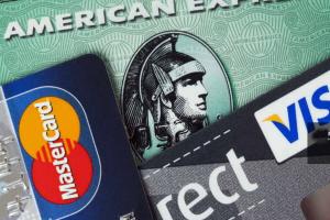 पेमेंट डेटा /वीजा, मास्टरकार्ड जैसी कंपनियां विदेश में डेटा स्टोर कर भारतीय नियम तोड़ रहीं