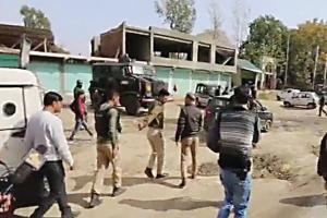 जम्मू-कश्मीर के बारामुला में आतंकी हमला, डीएसपी सहित चार घायल, एक आतंकी मारा गया