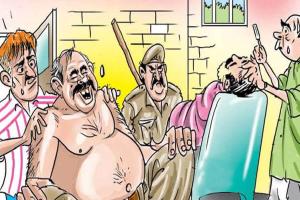 रोहतक : अवैध हथियार के शक में पुलिस ने सैलूनकर्मियों को उठाया, मसाज करवाकर छोड़ा