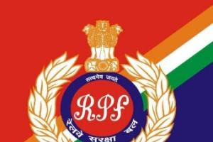 खराब भोजन परोसने वाले 17 वेंडरो को आरपीएफ ने किया गिरफ्तार