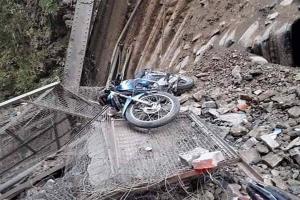 उत्तराखंड में पुल ढहने से दो की मौत, दो घायल