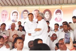 कांग्रेस प्रत्याशी निर्मल सिंह ने भरा नामांकन पत्र