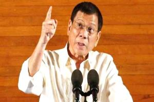 फिलीपींस: राष्ट्रपति दुतेर्ते की धमकी- कनाडा अपना गैरकानूनी कचरा वापस ले, वरना युद्ध की घोषणा करेंगे