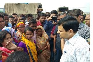 Lucknow: ग्रामीणों से भरी पिकअप इंदिरा नहर में गिरी, सात बच्चे लापता