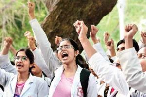 NMC बिल: देशभर के तीन लाख डॉक्टर आज हड़ताल पर, OPD भी रहेंगी बंद