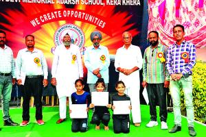 अबोहर : योगा चैंपियनशिप में 10 वर्ग आयु की बच्चियों ने दिखाया दमखम