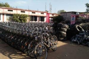 राजस्थान: अब काले रंग की साइकिलें चलाएंगी छात्राएं