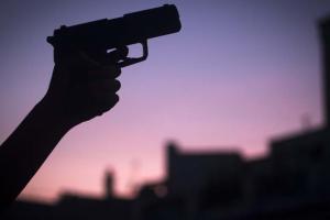 पहले दो बेटियों को गोली मारी, फिर कर ली आत्महत्या