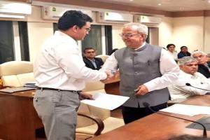मुंबई / सौरव गांगुली ने बीसीसीआई अध्यक्ष का पद संभाला, सीओए के पूर्व प्रमुख विनोद राय बोले- संतुष्ट हूं