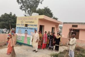 हसनपुर गाँव में चलाया स्वच्छता अभियान