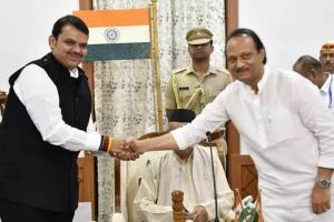 महाराष्ट्र में BJP-NCP सरकार,  देवेंद्र फडणवीस ने दोबारा मुख्यमंत्री पद की शपथ ली
