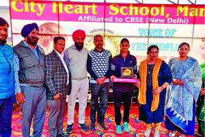 उपलब्धि। पंजाब चैंपियन खिलाड़ी स्वरित कौर सम्मानित