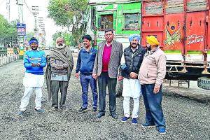 बठिंडा : गोनियाना मंडी की सड़कों का बुरा हाल, दो दिन पहले बनी हुई टूटनी शुरू