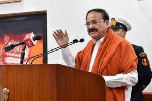 पाकिस्तान समेत सभी पड़ोसियों से शांतिपूर्ण संबंध चाहता है भारत: उपराष्ट्रपति नायडु