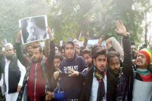 दिल्ली के शाहीन बाग की तर्ज पर लखनऊ में भी सीएए के खिलाफ प्रदर्शन