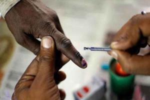 पंचायती चुनाव: प्रथम चरण के मतदान के लिए मतदान दल रवाना