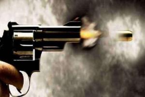 दस पुलिसकर्मी निलंबित, सात को जेल