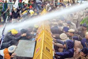 चंडीगढ़ : प्रदेश में महंगी बिजली का मुद्दा गर्माया, वर्करों ने किया जमकर प्रदर्शन