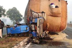Road Accidents: दो सड़क हादसों में पिता-पुत्र समेत चार लोगों की मौत