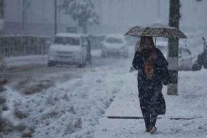 Snowfall : जम्‍मू-कश्‍मीर में भारी बर्फबारी, घने कोहरे की जद में दिल्‍ली-एनसीआर