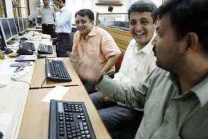 नये शिखर पर शेयर बाजार