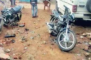 सरपंच के विजयी जुलूस पर पथराव, दो घायल