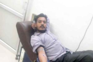 Blood donation: जरूरतमंद को रक्तदान कर किया ईलाज में सहयोग