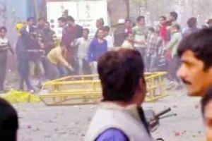 CAA: के खिलाफ जफराबाद मेट्रो के नीचे की सड़क पर प्रदर्शन, सड़क-मेट्रो बंद