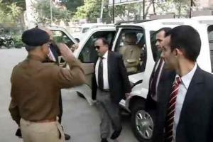 Delhi violence: दिल्ली हिंसा पर मोदी, शाह, डोभाल की कड़ी नजर