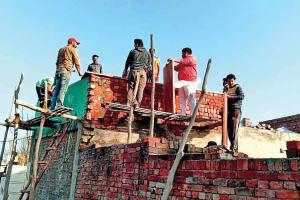 बरनाला : साध-संगत ने जरूरतमंद महिला को बनाकर दिया आशियाना