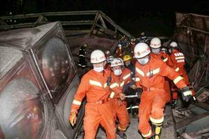 China: चीन में होटल ढहने से सात मरे, 28 फंसे