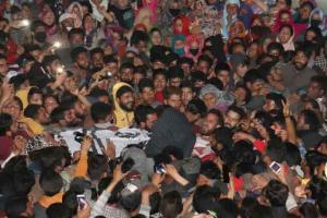 Lockdown: सोपोर में आतंकवादी के जनाजे में शामिल कईं लोग गिरफ्तार