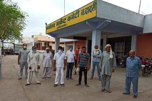 गेहूं की सरकारी खरीद नहीं करेंगे आढ़ती, किसान बैरंग लौटे