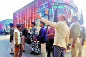 दिल्ली से बाहर जा रहे ट्रक में 37 मजदूर पकड़े गए
