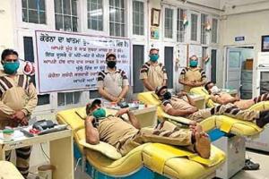 आंधी और बारिश भी न रोक सके डेरा श्रद्धालुओं का रास्ता